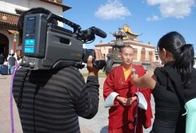 Volunteer Journalism Journalism Project volunteers interview locals at their placement in Mongolia