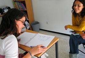 Volunteer Language Courses Volunteer busy with an English lesson in Belize