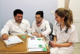 Volunteer Medicine & Healthcare A Medical volunteers speaks to doctors at her placement in Cochabamba