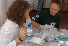 Volunteer Sri Lanka Midwifery volunteers doing a Medical internship in Sri Lanka assist with preparing medication in the maternity department of a hospital.