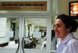 Volunteer Medicine & Healthcare A Nursing volunteer gains valuable work experience in the medical field during her internship at a hospital in Vietnam.