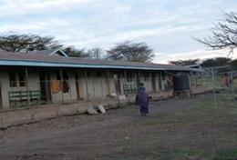 Volunteer Medicine & Healthcare Two qualified Doctors volunteering in Tanzania meet the local medical staff at their placement in a Maasai community hospital.