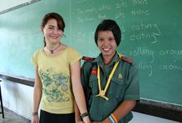 Volunteer Thailand A qualified English Teacher working on a student's conversational skills during her volunteer project in Thailand.