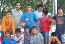 Volunteer Argentina Multi-sports volunteers work with local children in Argentina on a community sports initiative to improve their fitness and technique.